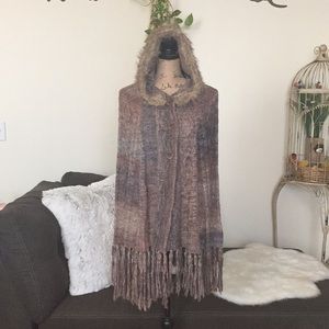 Monroe & Main one size hooded poncho sweater 🍂🍁